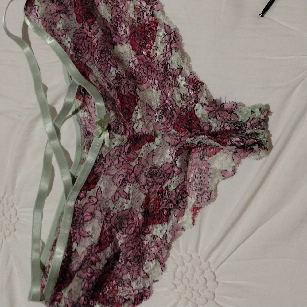 woman's lace boy cut panties